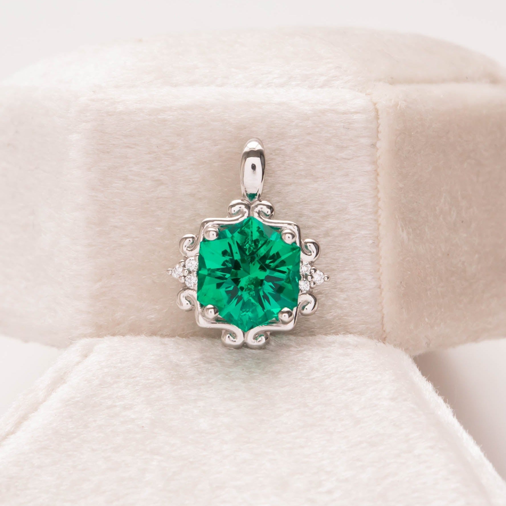 lab emerald hex cut pendant in platinum