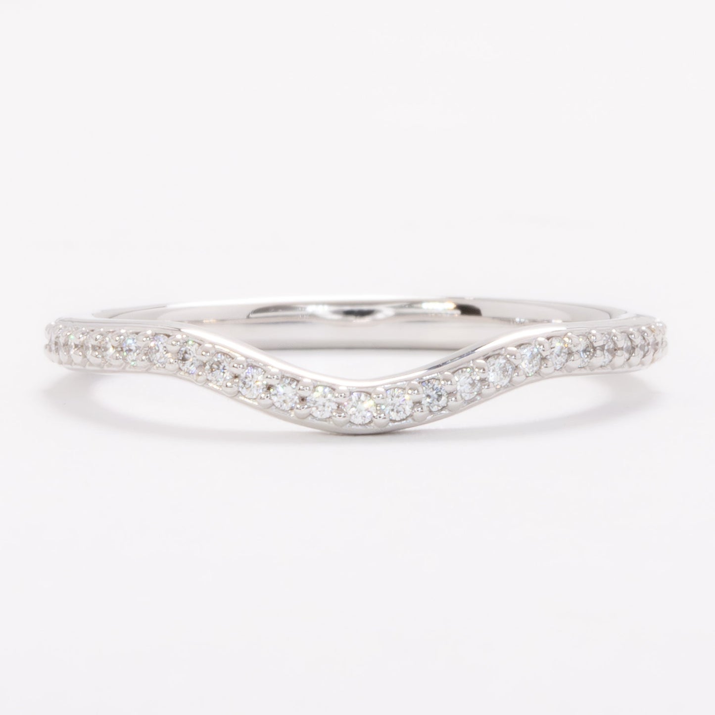 liv band in white gold with lab diamonds