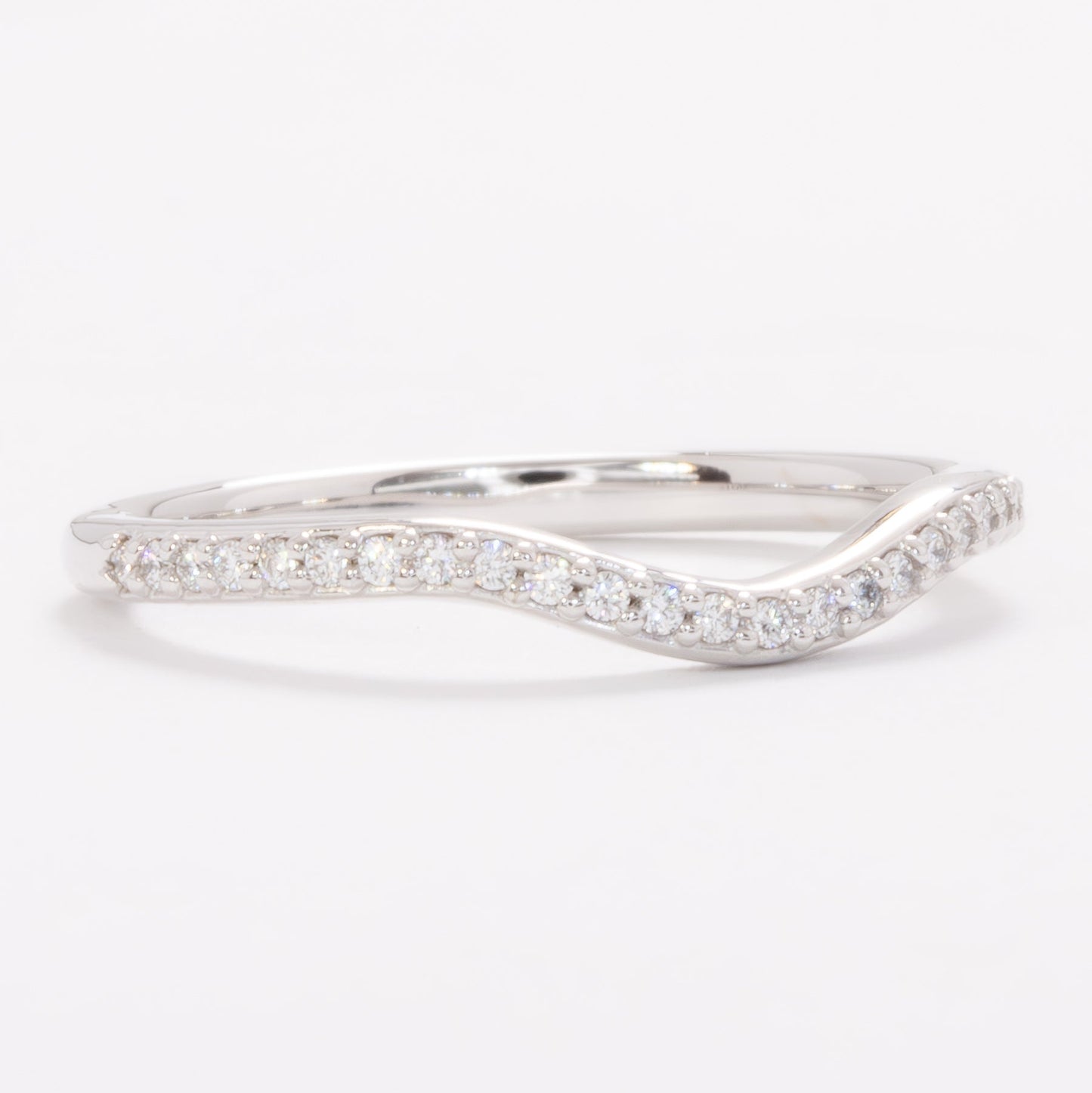 liv band in white gold with lab diamonds