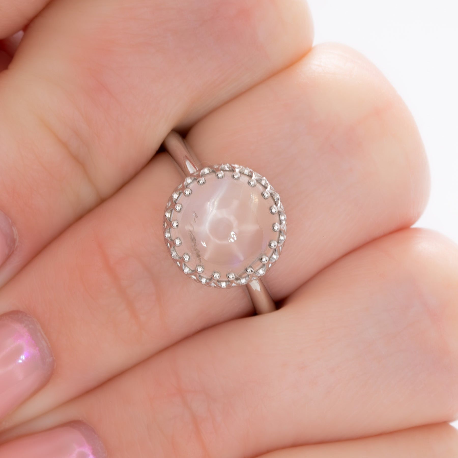 moonstone cabochon ring in white gold