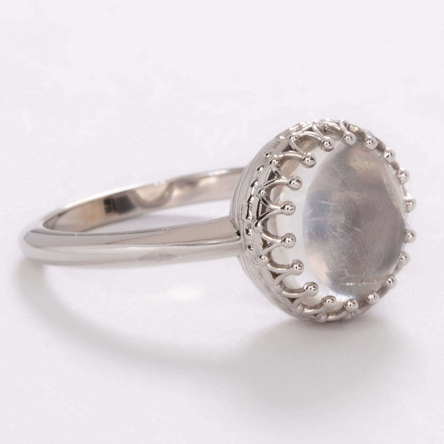 moonstone cabochon ring in white gold