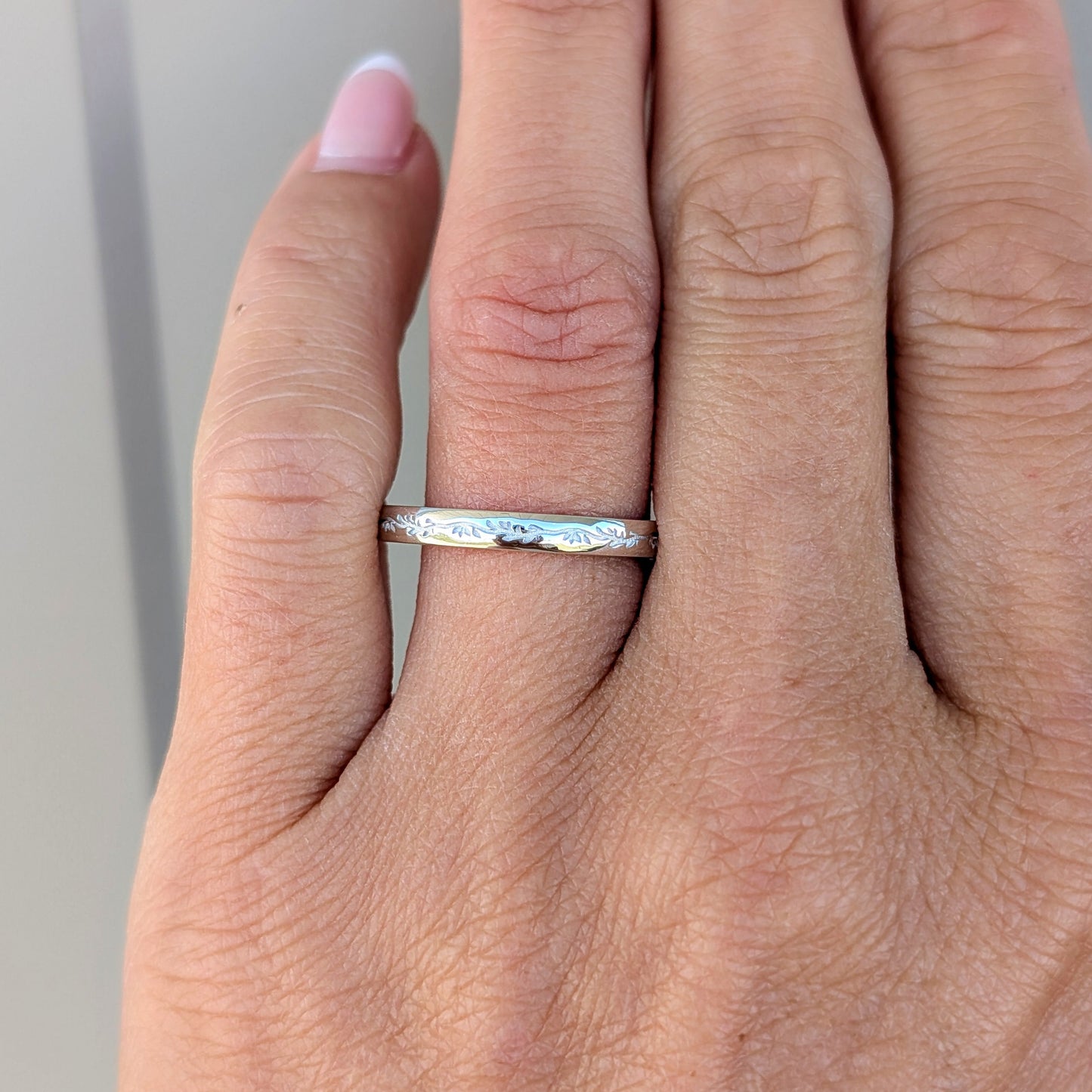 nyla engraved band in white gold