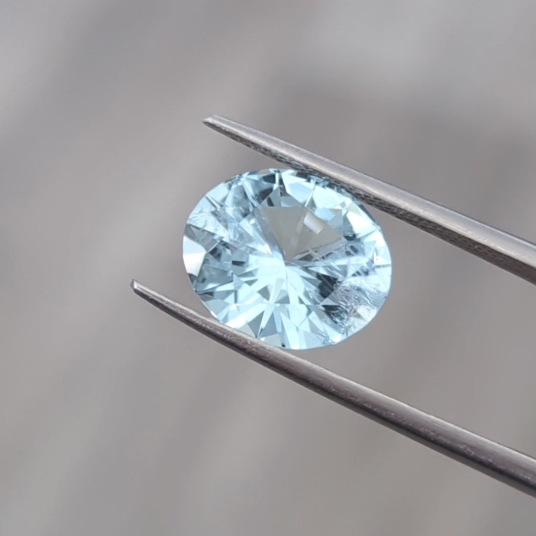 AQ0106 4.02ct oval cut aquamarine