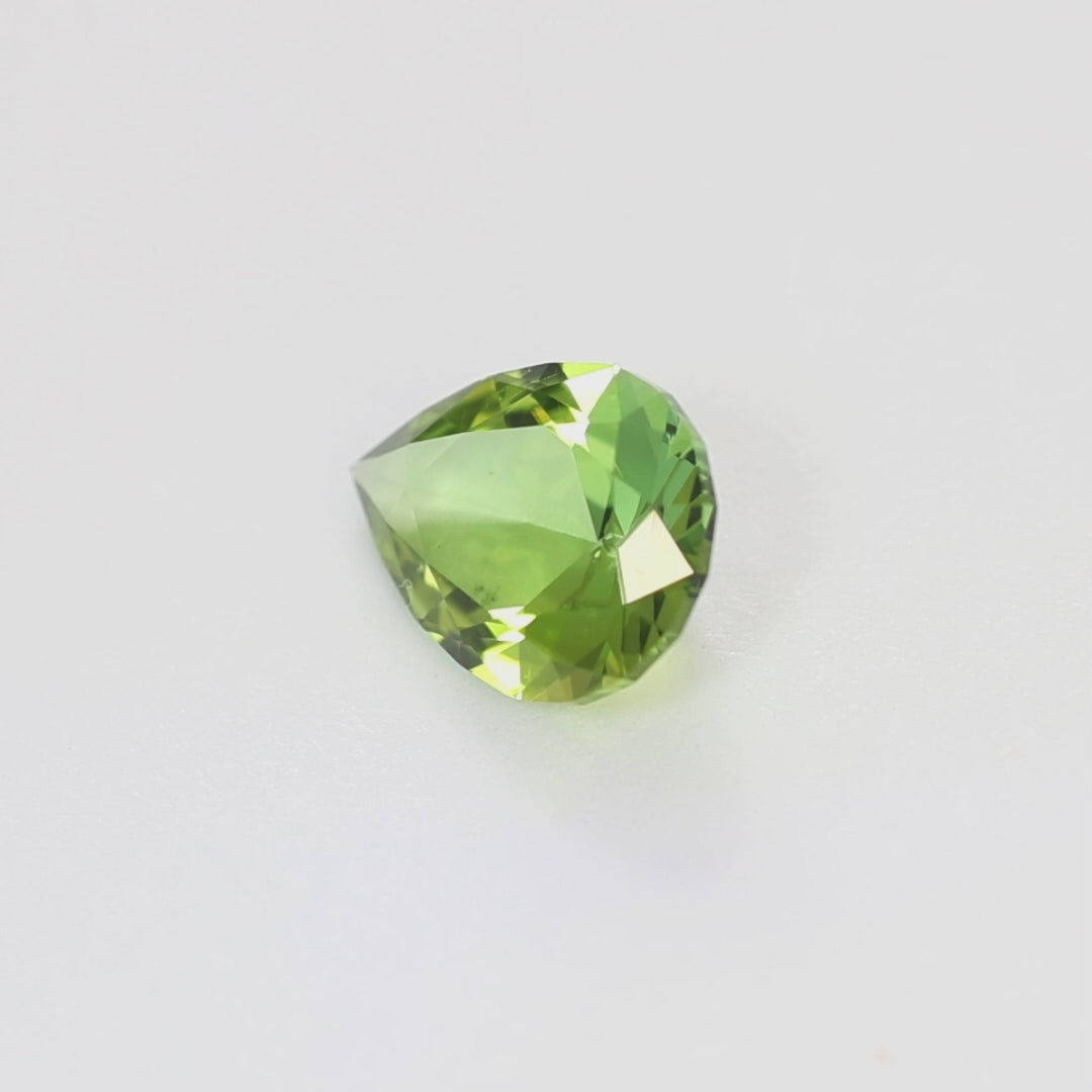 TL0121 3.22ct antique pear green tourmaline
