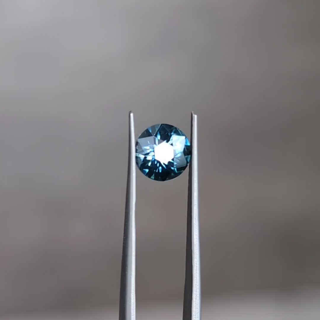 MS0106 teal blue-green montana sapphire round