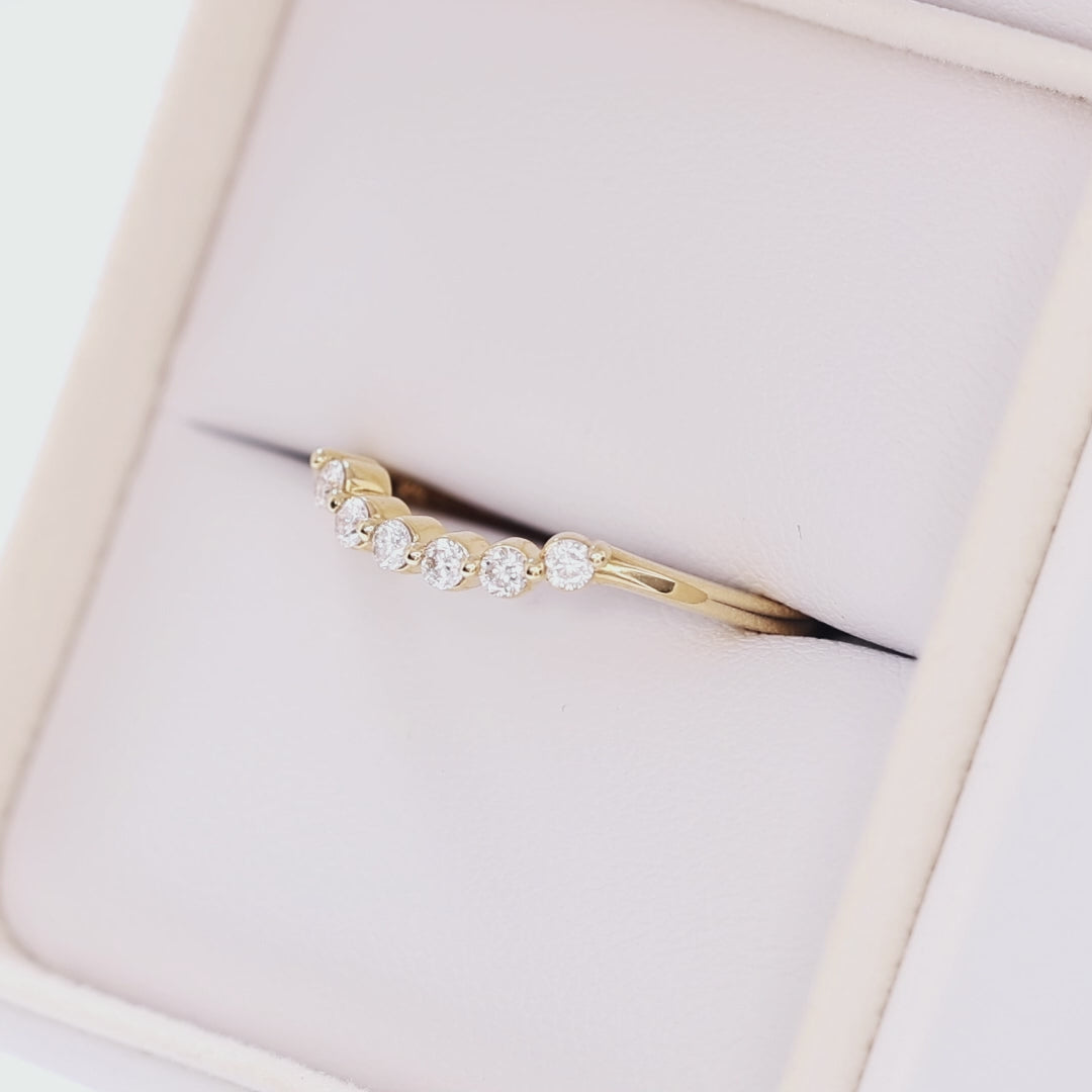 lili contour band in yellow gold with lab diamond accents