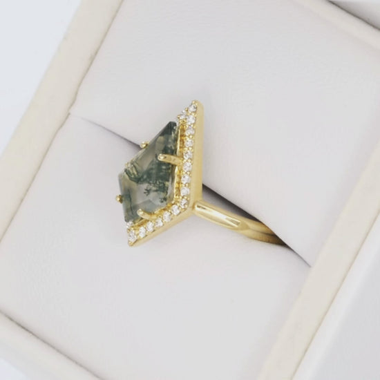 halo ring in yellow gold with kite cut green moss agate
