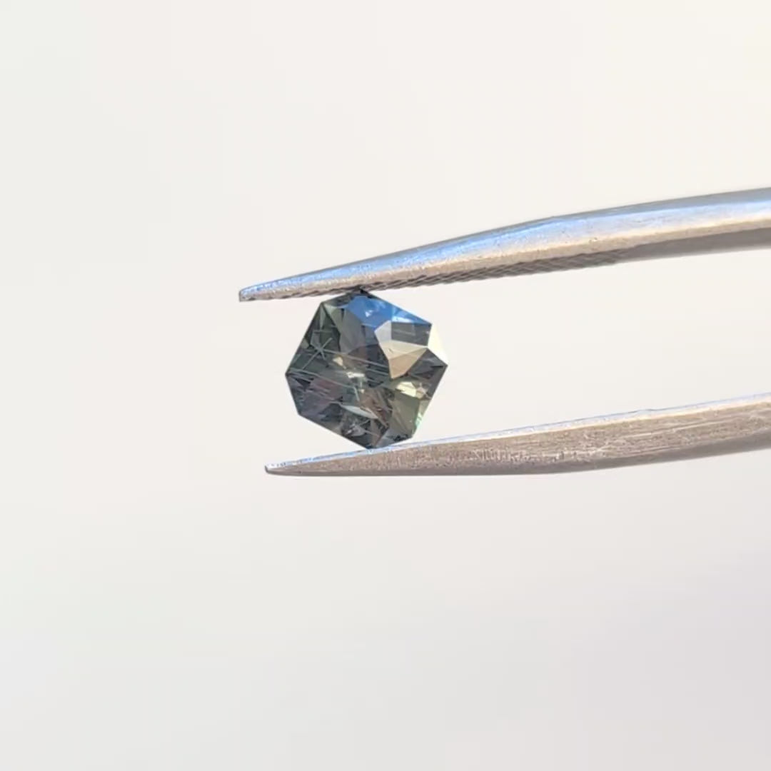 AF0133 blue-green asscher african sapphire