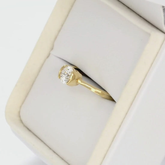 round lab diamond solitaire in yellow gold