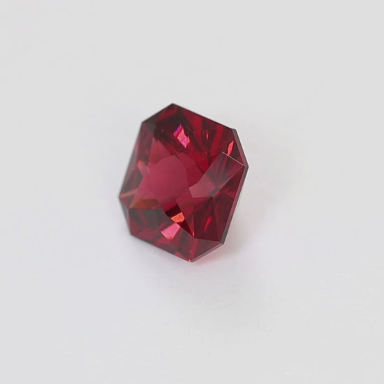 GR0131 2.80ct void reaver asscher red malaya garnet