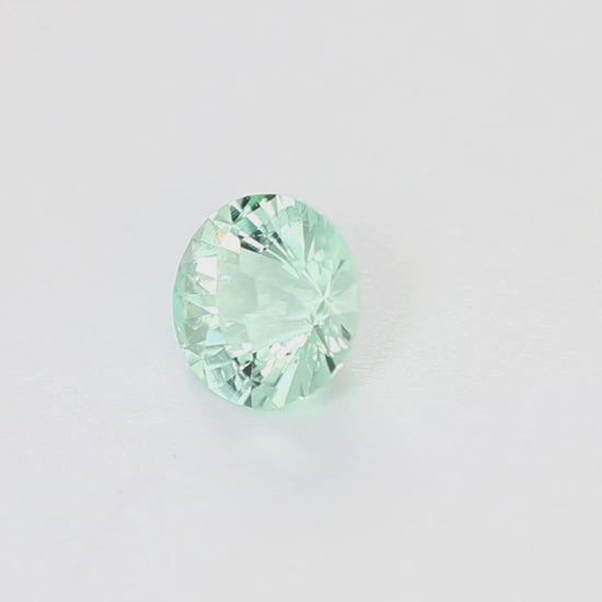 TL0105 1.62ct mixed round mint green tourmaline