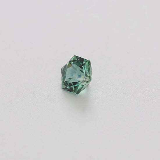 MS0238 1.74ct bi-color blue and green cosmos hex montana sapphire