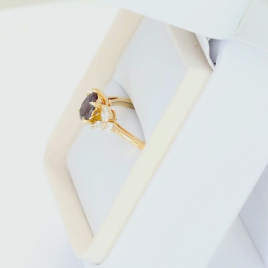 lili nature inspired ring in yellow gold with pear lab alexandrite