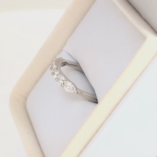 Soleil band in platinum with lab diamonds