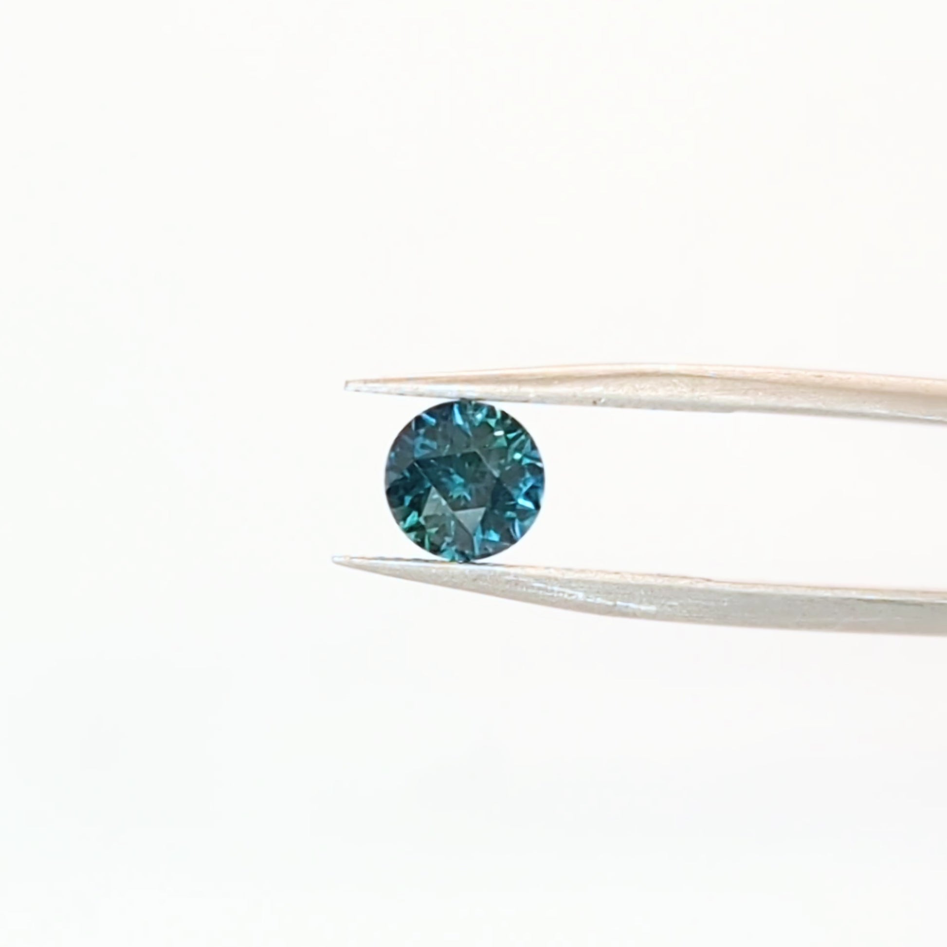 ms0197 medium dark blue round montana sapphire