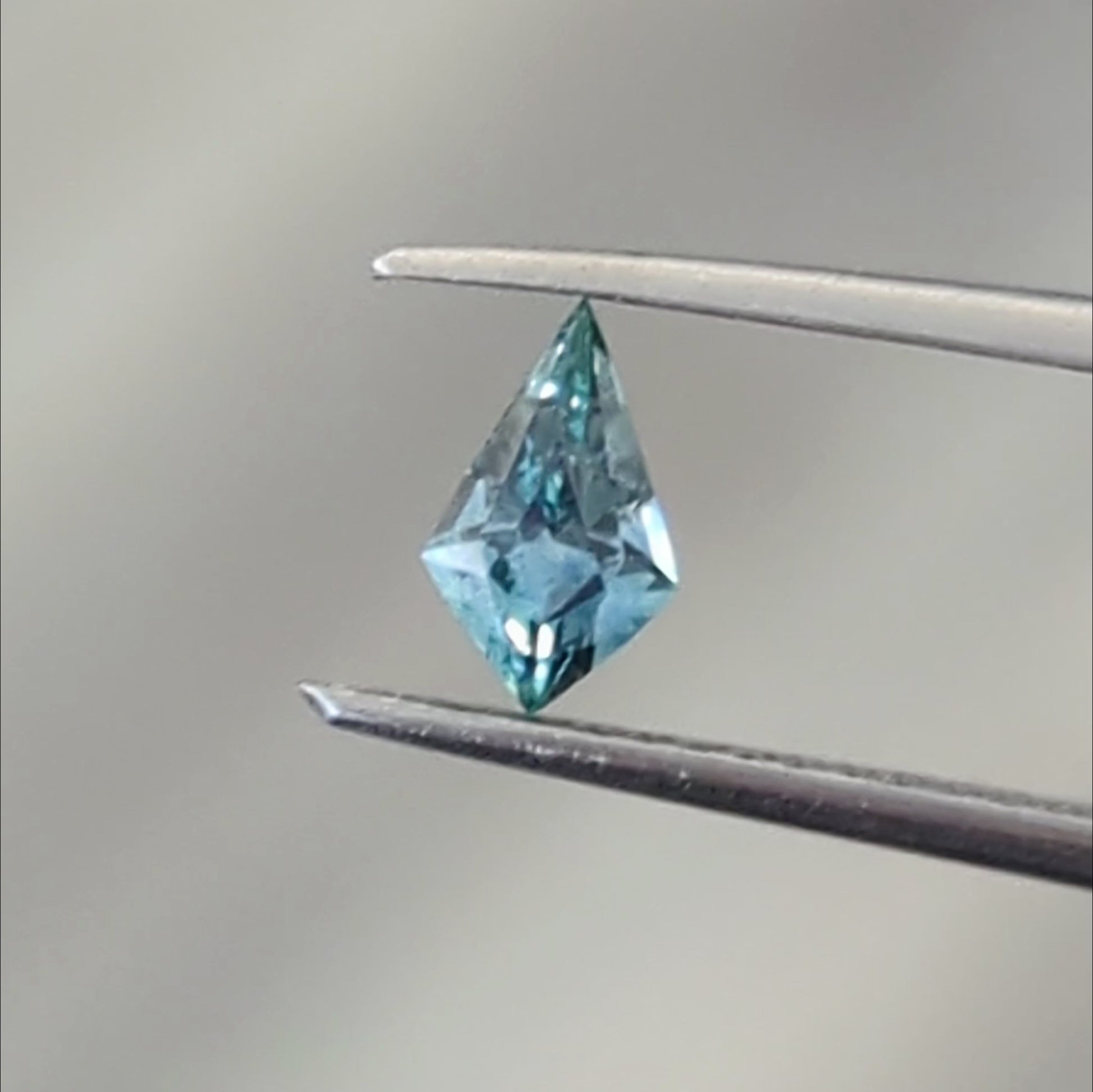 MS0193 0.51ct blue kite cut montana sapphire