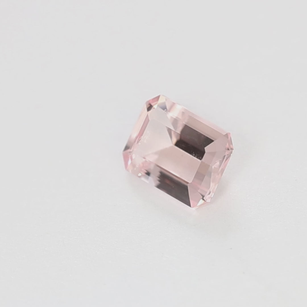 MG0104 1.39ct step cut morganite