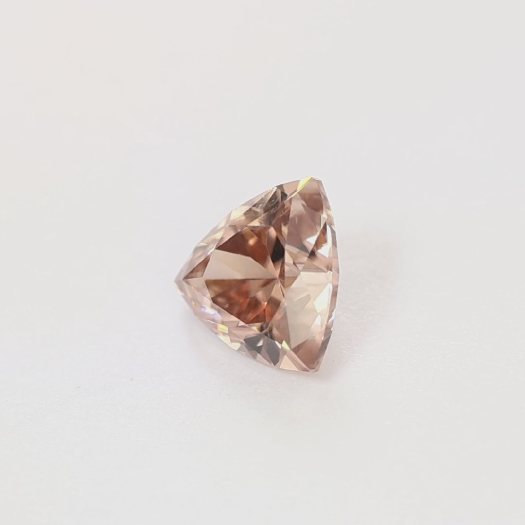 ZR0134 3.09ct tachyon trillion peach champagne zircon