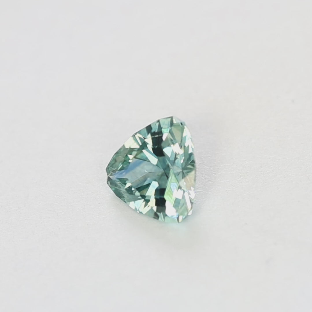 PSH0240 0.92ct light blue trillion montana sapphire