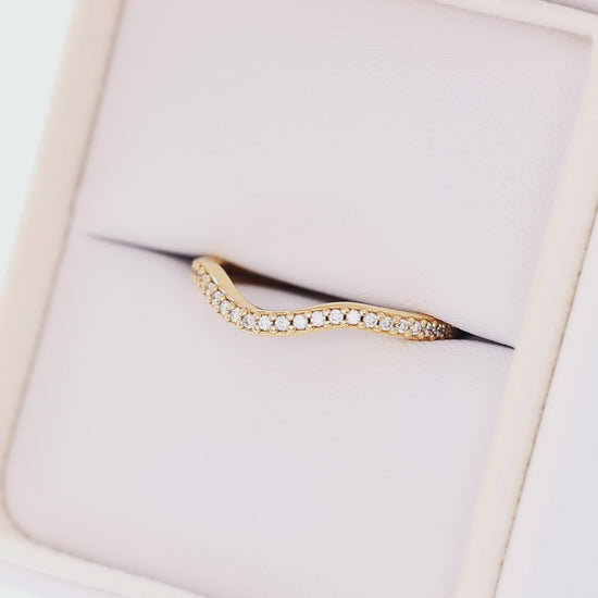 liv band in yellow gold with lab diamond accents