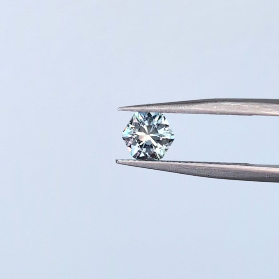 PSH0543 0.93ct light blue hex cut montana sapphire