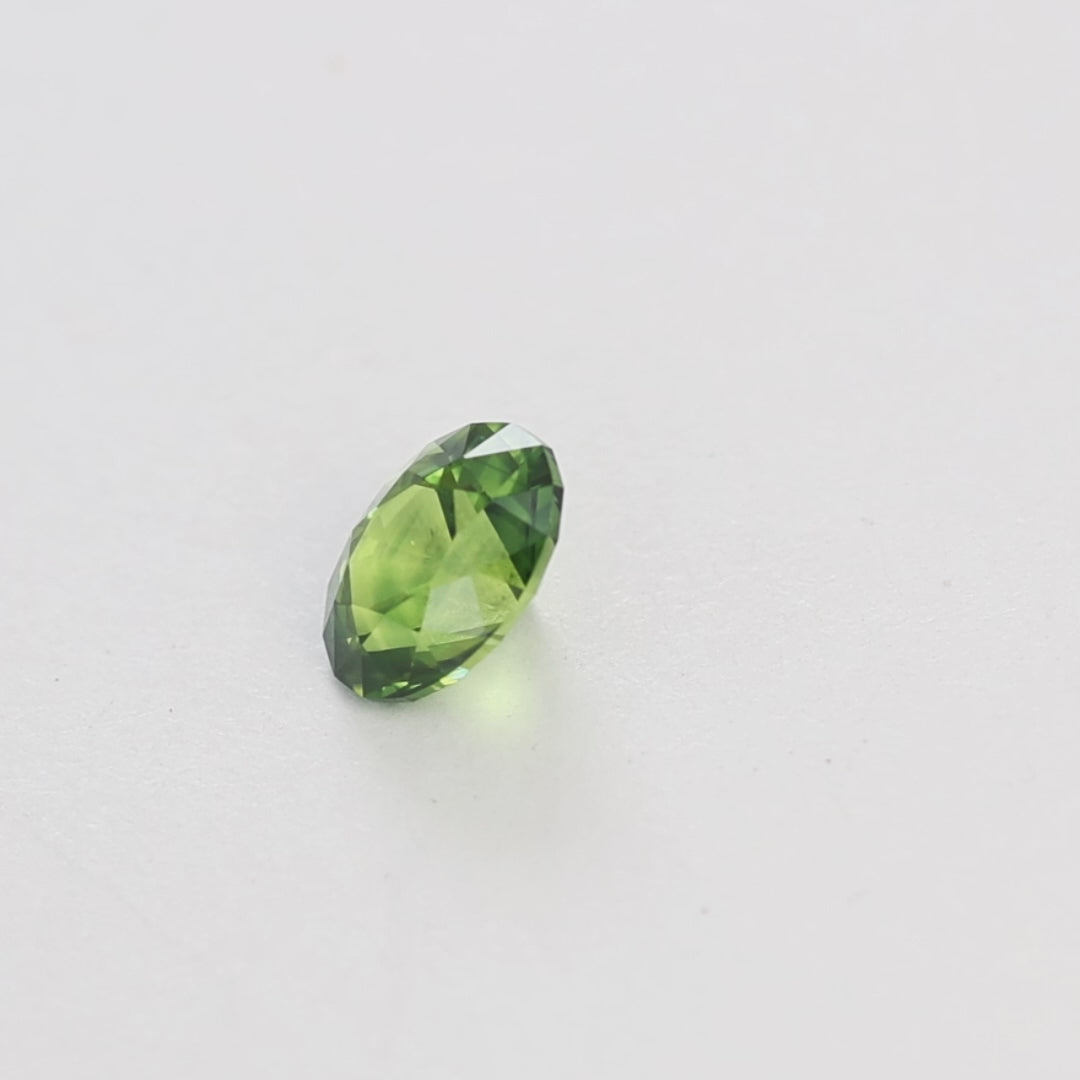 AU0149 1.50ct green-yellow antique oval australian sapphire