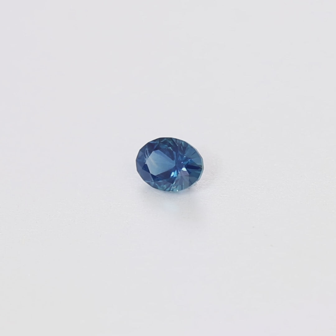 AF0127 0.60ct omni oval royal blue african sapphire
