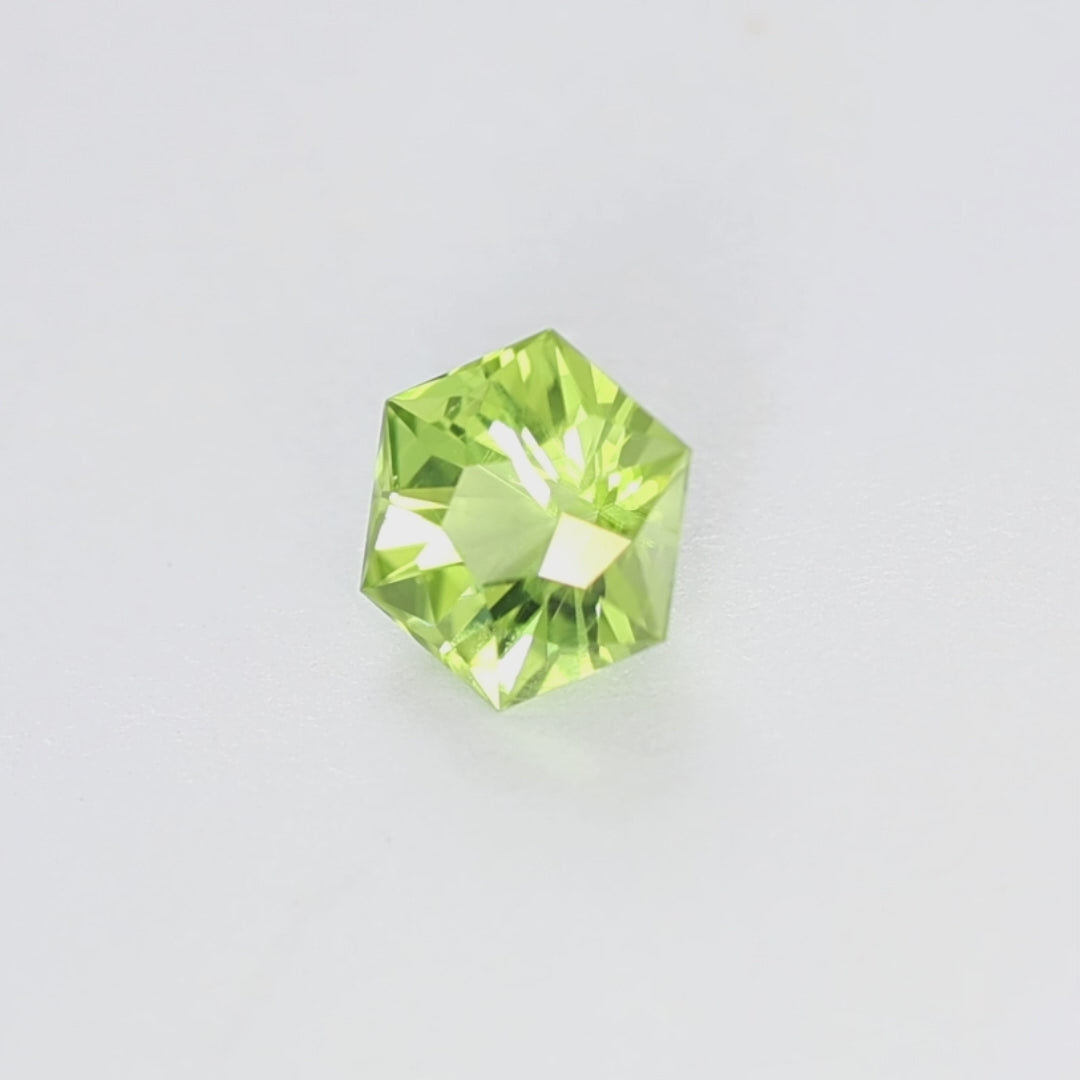 PD0104 1.65ct cosmos hex peridot