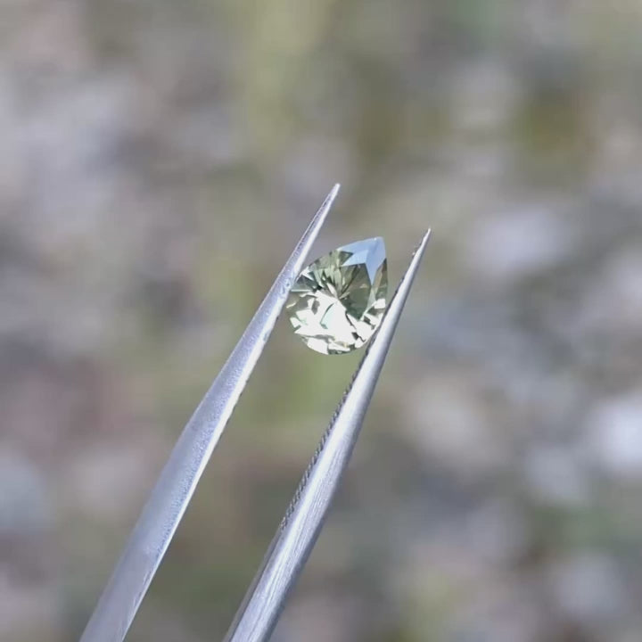 AF0124 yellow green pear african sapphire