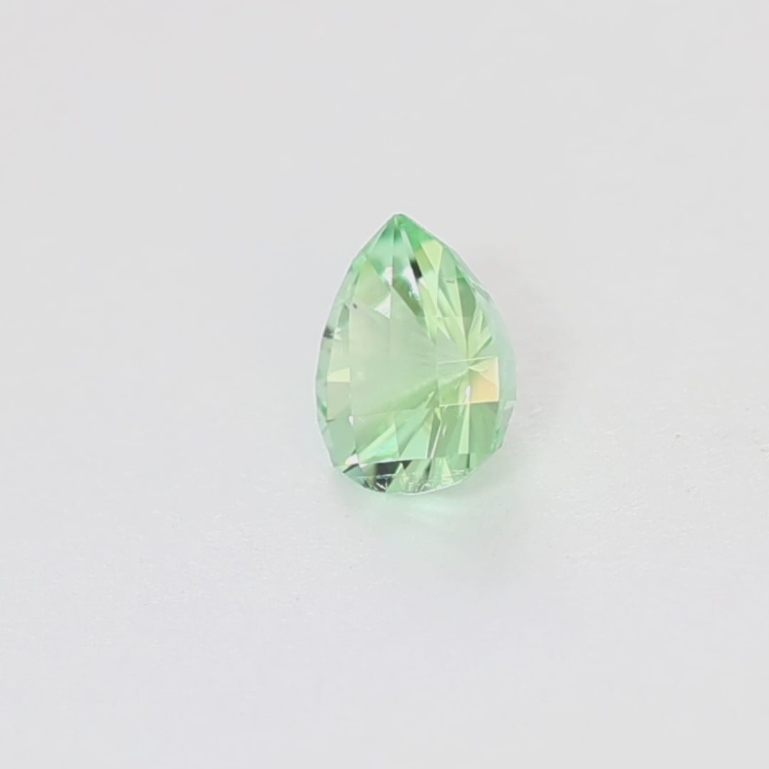 TL0106 1.05ct mixed pear mint green tourmaline
