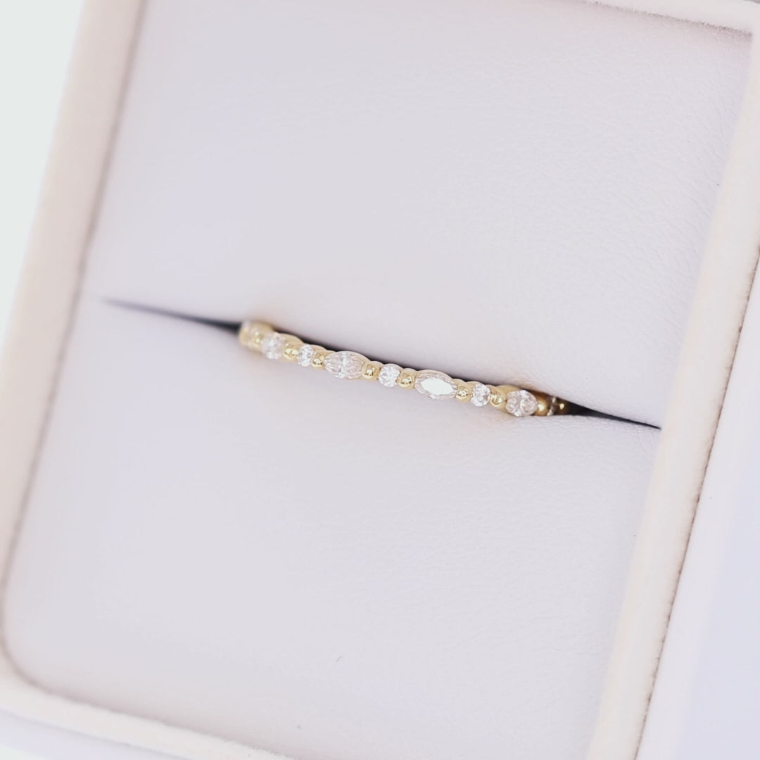 Delila Band in yellow gold with moissanite accents