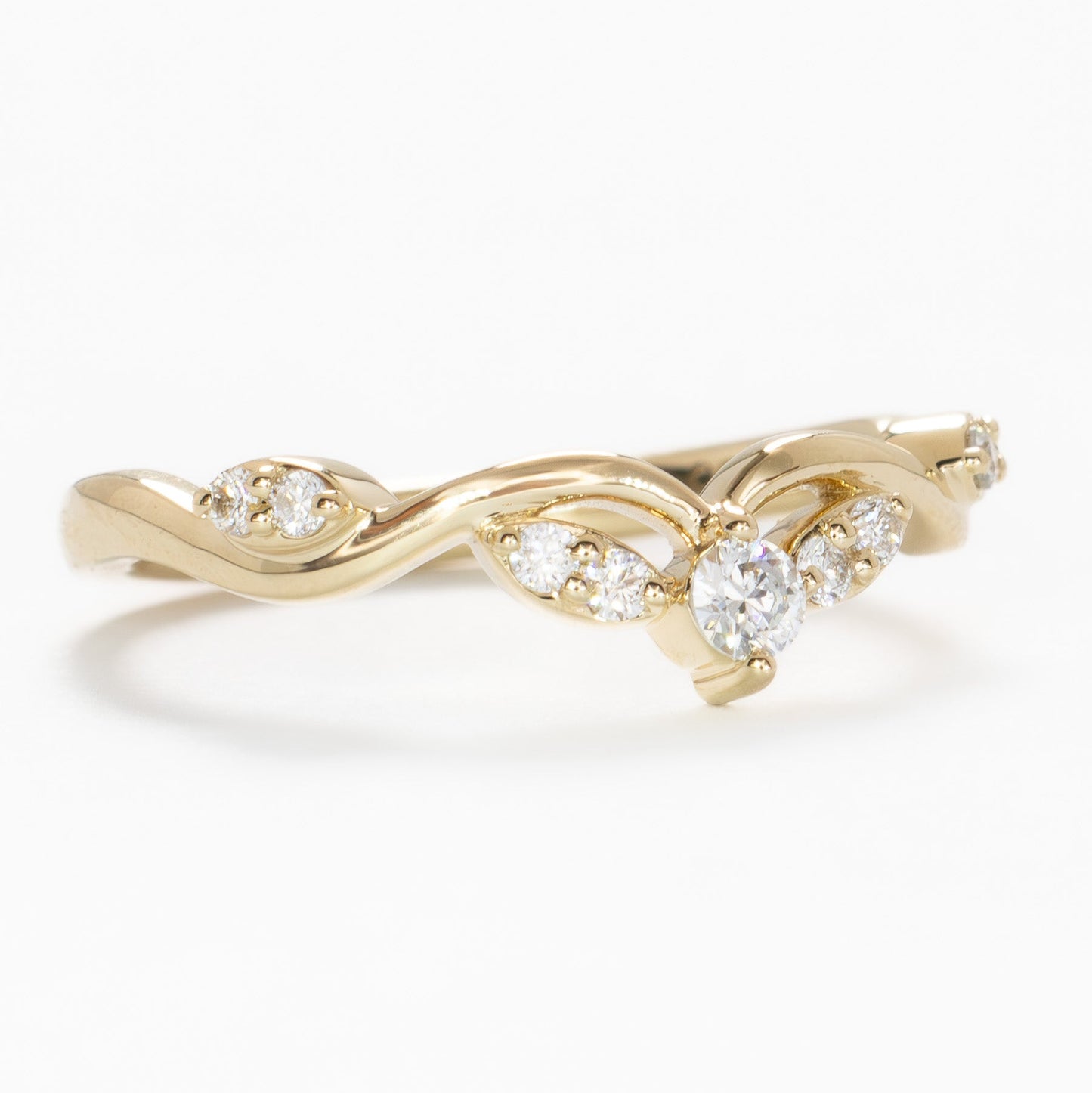 sorina wedding band in yellow gold with lab diamonds
