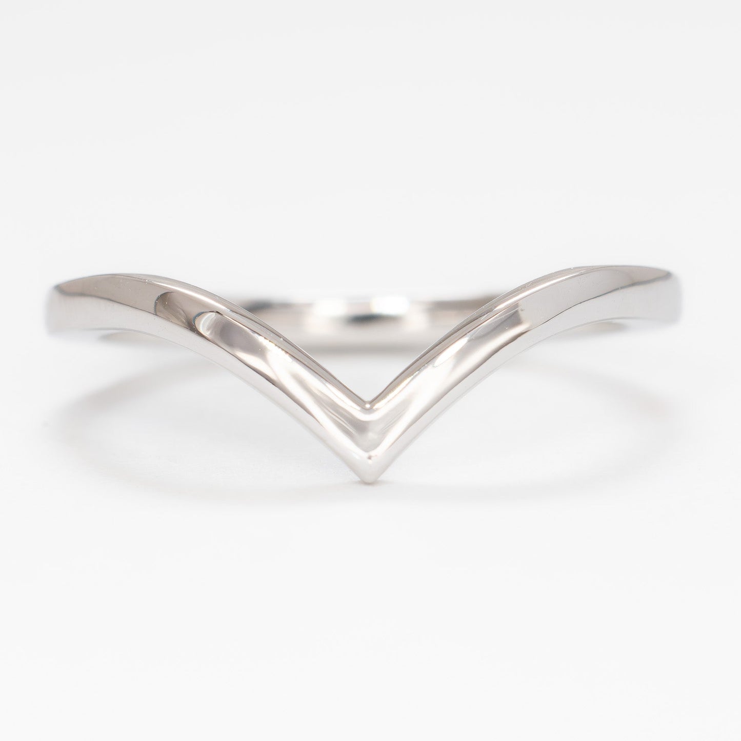 chevron ring in white gold